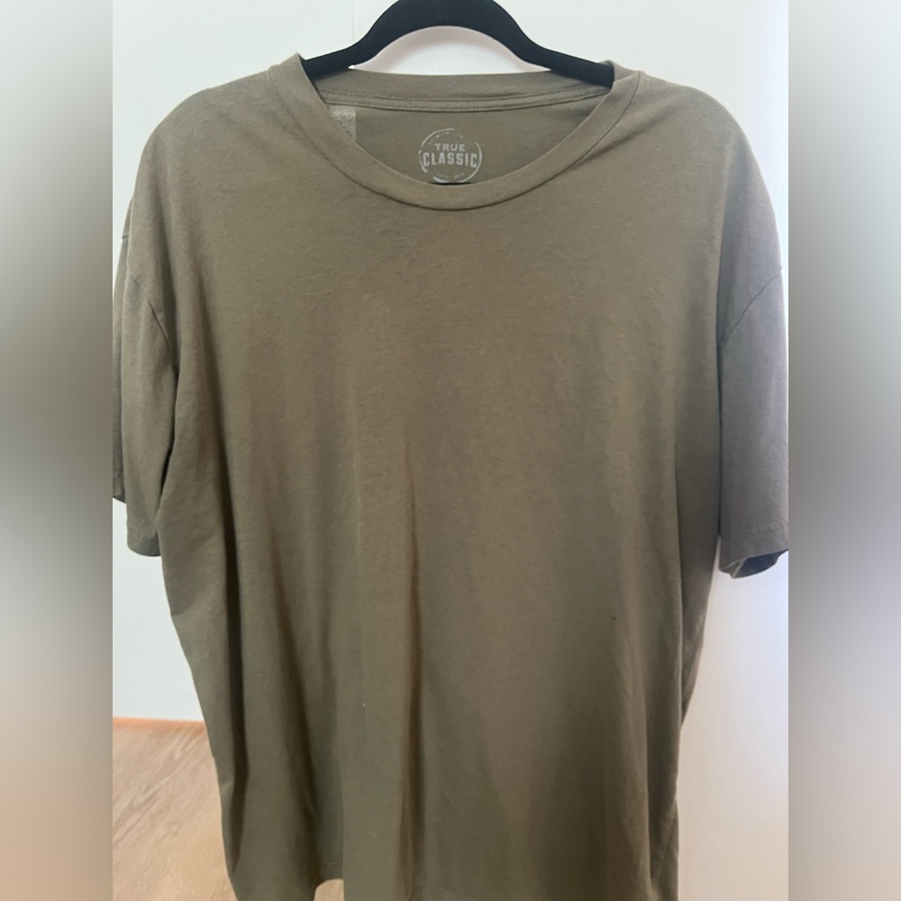 Men’s True Classic Green Tee